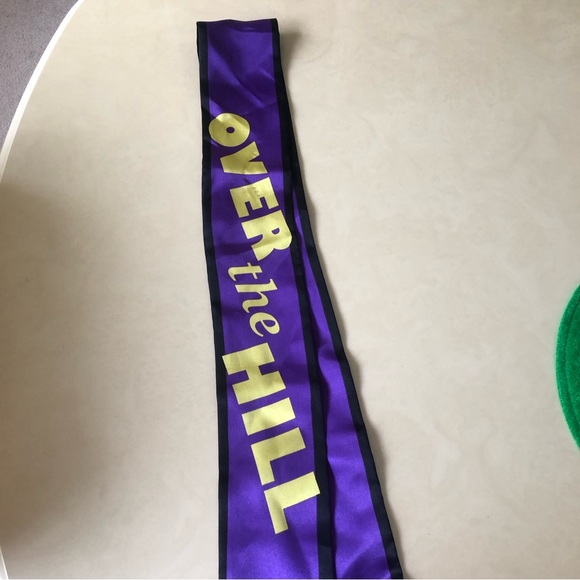 Over The Hill Hat & Sash - Picture 8 of 11